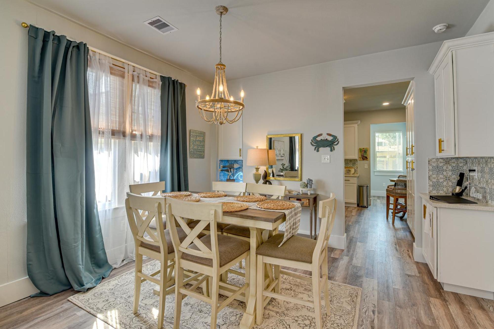 Walk To Galveston Beach Texas Home With Fenced Yard Eksteriør bilde